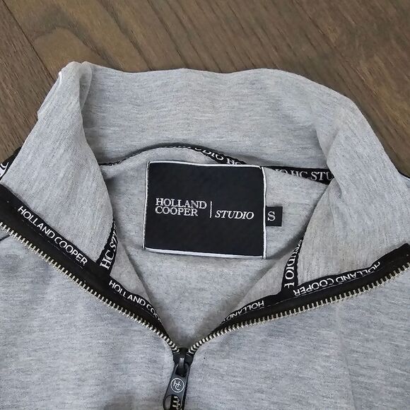 Holland Cooper HC Studio Crop Half Zip Sweat in Heather Gray - Picture 9 of 16